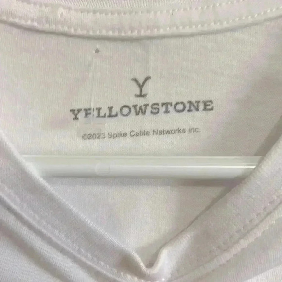 BNWOT Yellowstone Dutton  ranch white oversized T- shirt size Xs - Picture 4 of 4